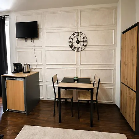 Citynest O5 Black Crown Suite