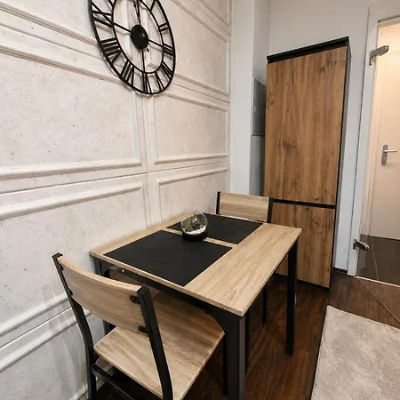 Citynest O5 Black Crown Suite